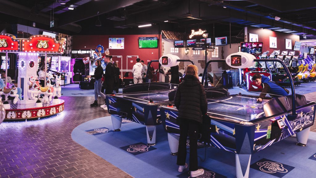 Salle de jeux d'arcade à Nice - Week-ends et jours fériés - La Tête dans les Nuages