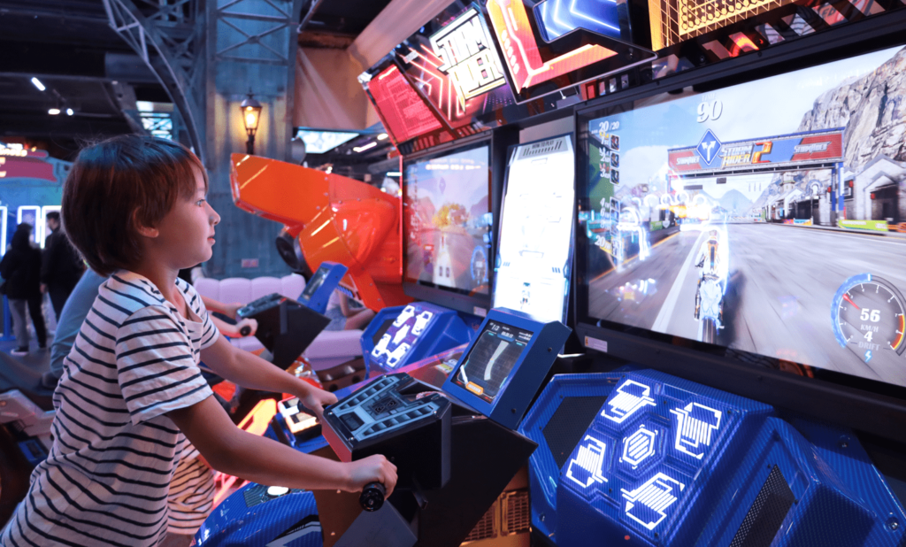 Jeux arcade Paris Opéra - Espace de jeux familiale - Simulateur de moto